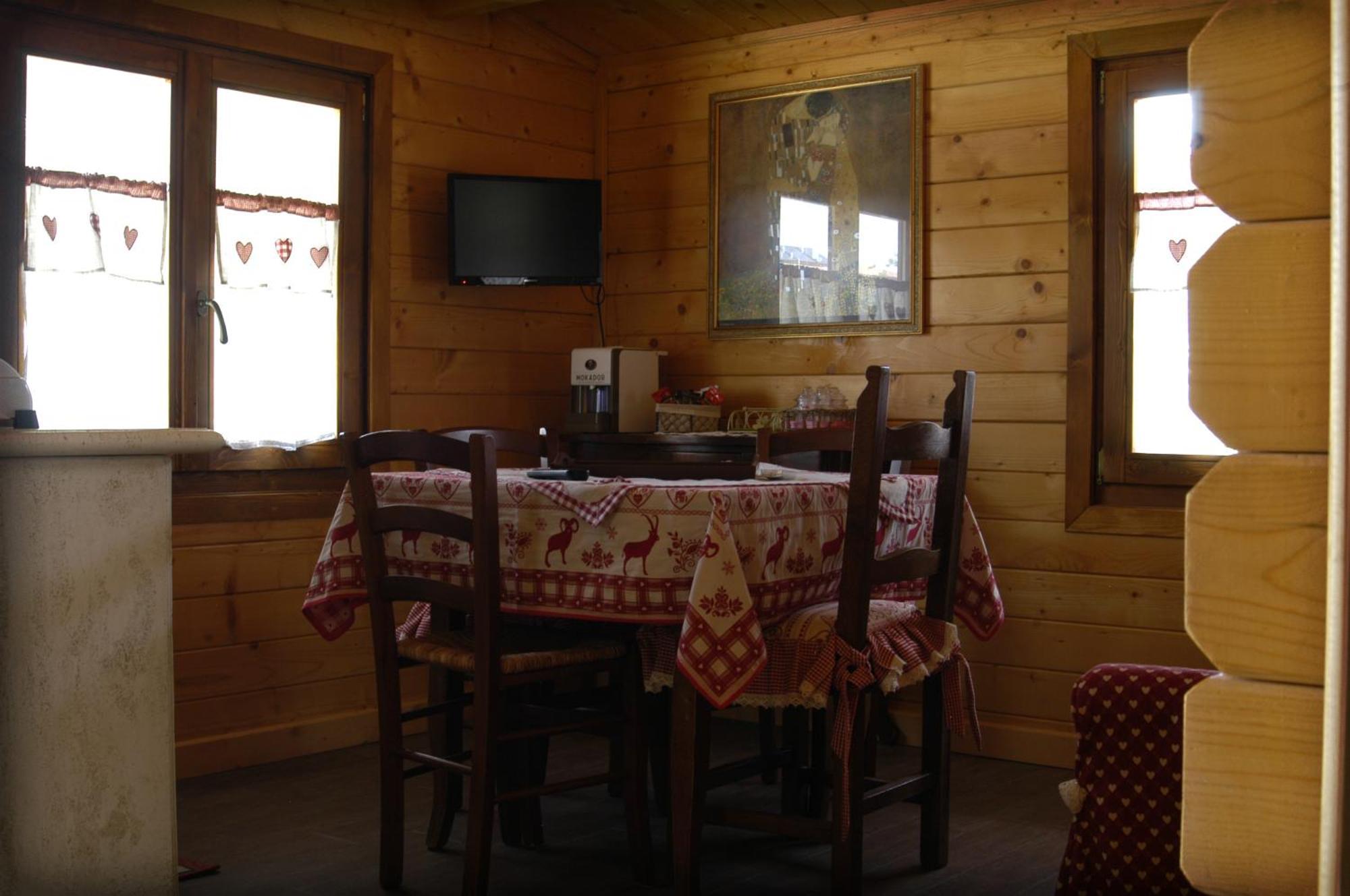 Bosco D'Olmi Country House Sant'Andrea del Garigliano Kültér fotó