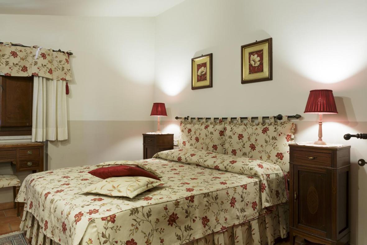 Bosco D'Olmi Country House Sant'Andrea del Garigliano Kültér fotó